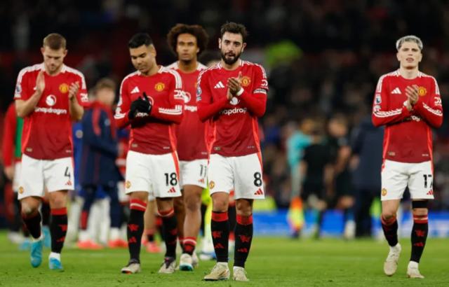 英记者：曼联球员水平不行 这是阿莫林面临的难题