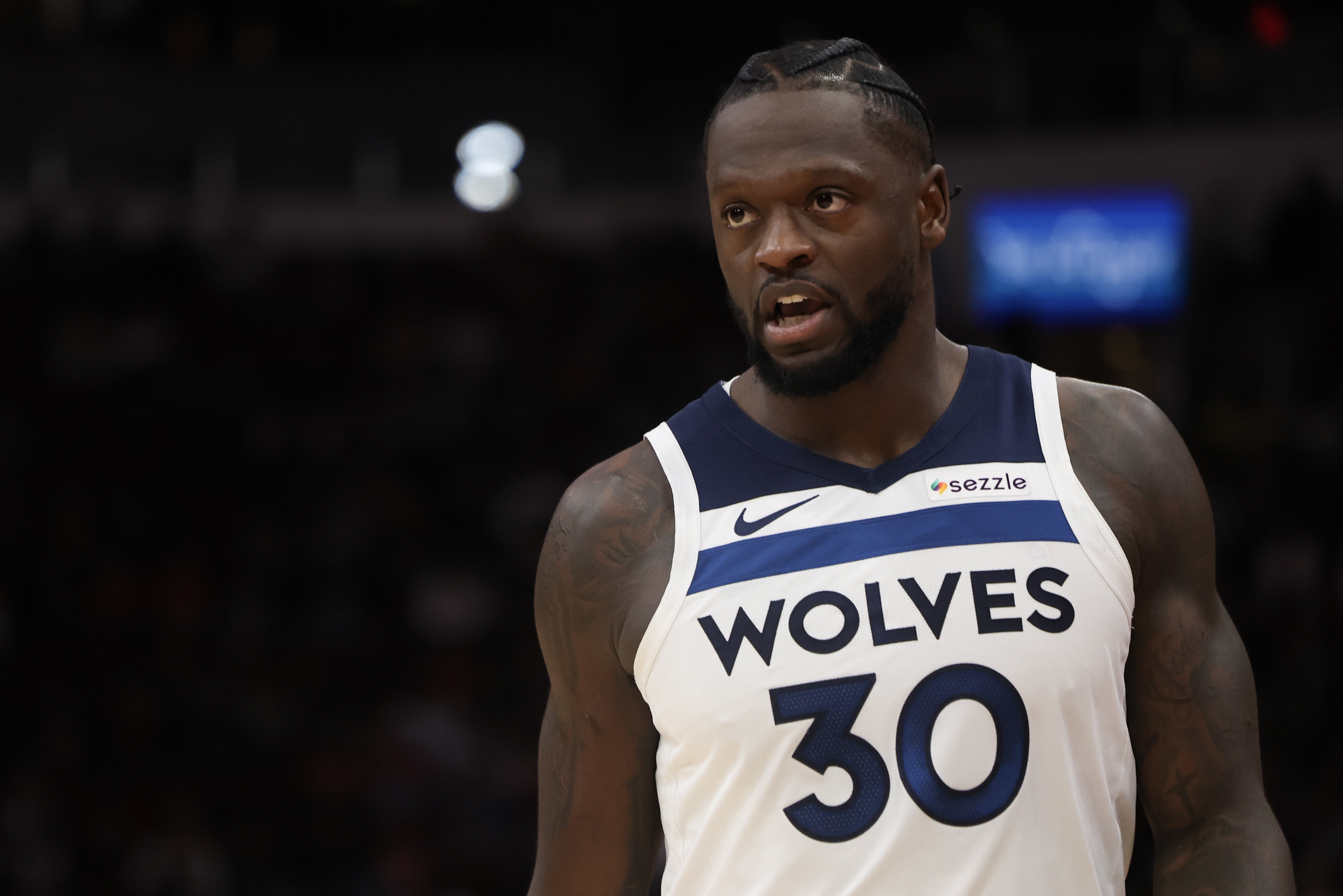 必一运动全站app-兰德尔出战23分钟 15中7&amp;三分6中1拿18分7板2助 出现6失误